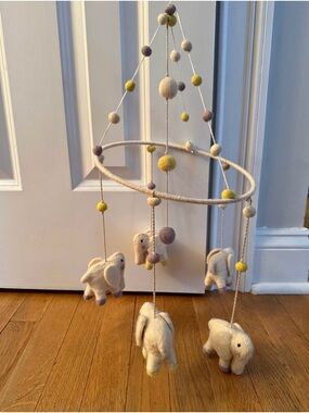 Pehr Felt Elephant Baby Mobile - Neutral & Yellow